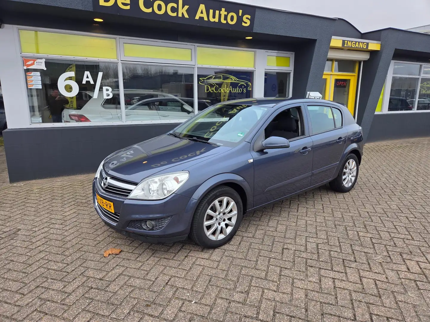 Opel Astra 1.6 Temptation Grau - 2