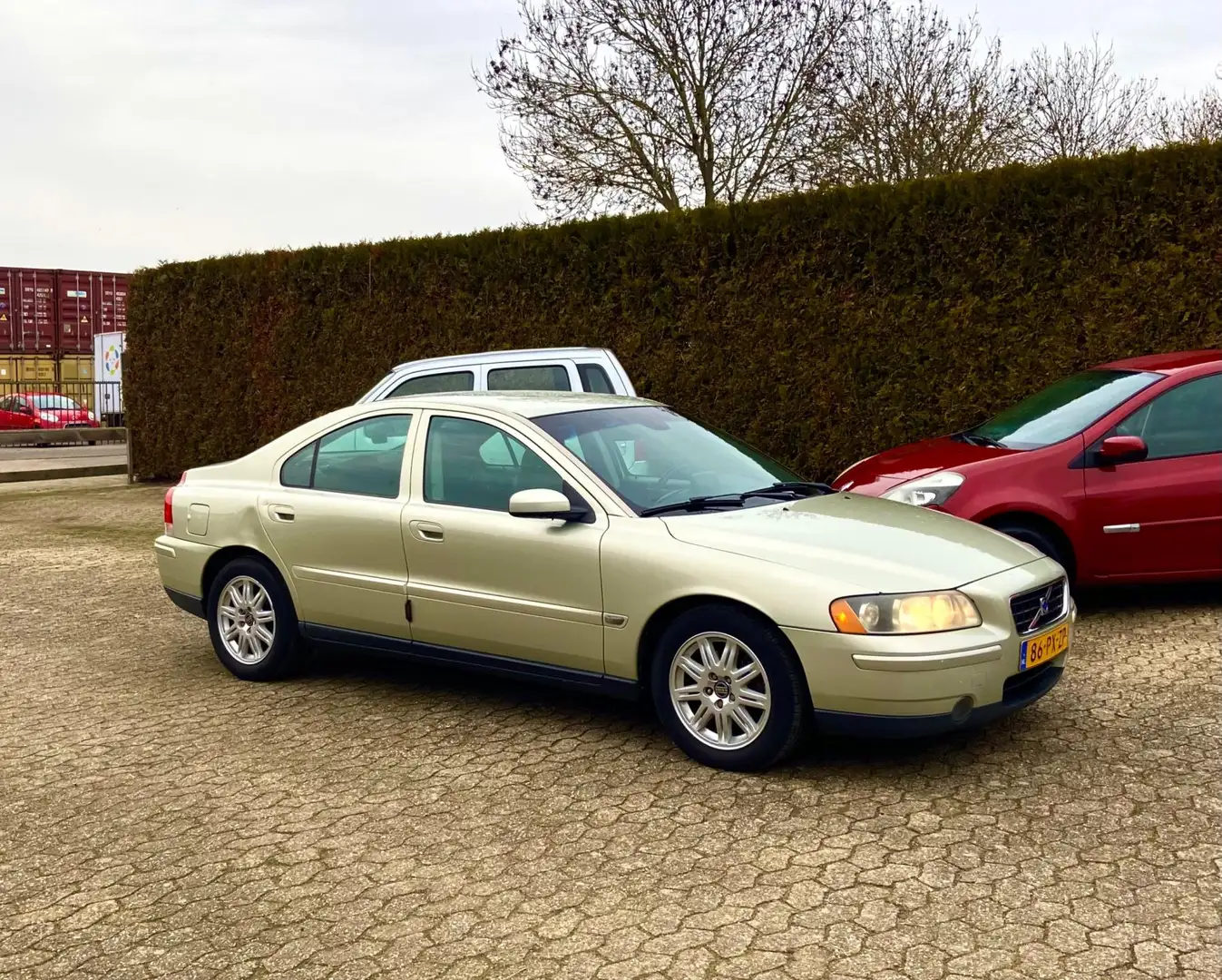 Volvo S60 RIJD NIEUW VOLLEDIG ONDERHOUDEN NAVI AUTOM AIRCO Beige - 2