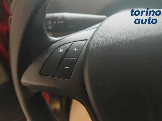 Lancia Ypsilon view 11