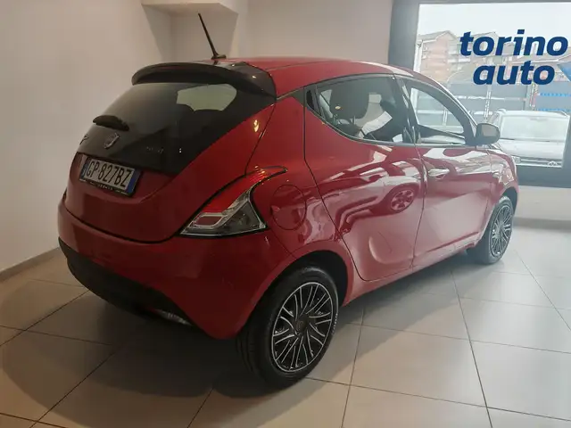 Lancia Ypsilon view 2