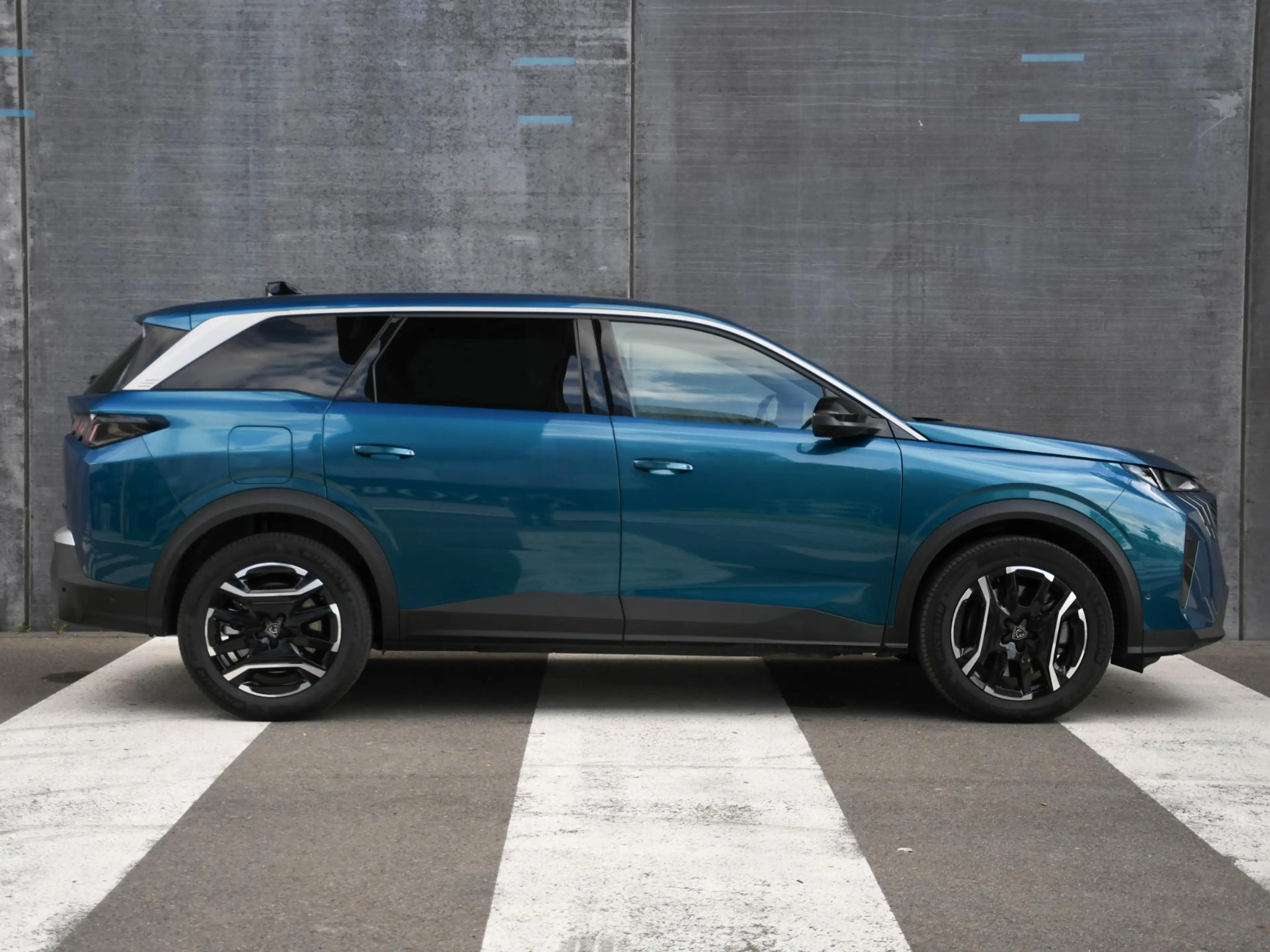 Peugeot 5008 Allure 1.6 Plug-in Hybrid 195pk Automaat 7-Persoon — photo 4
