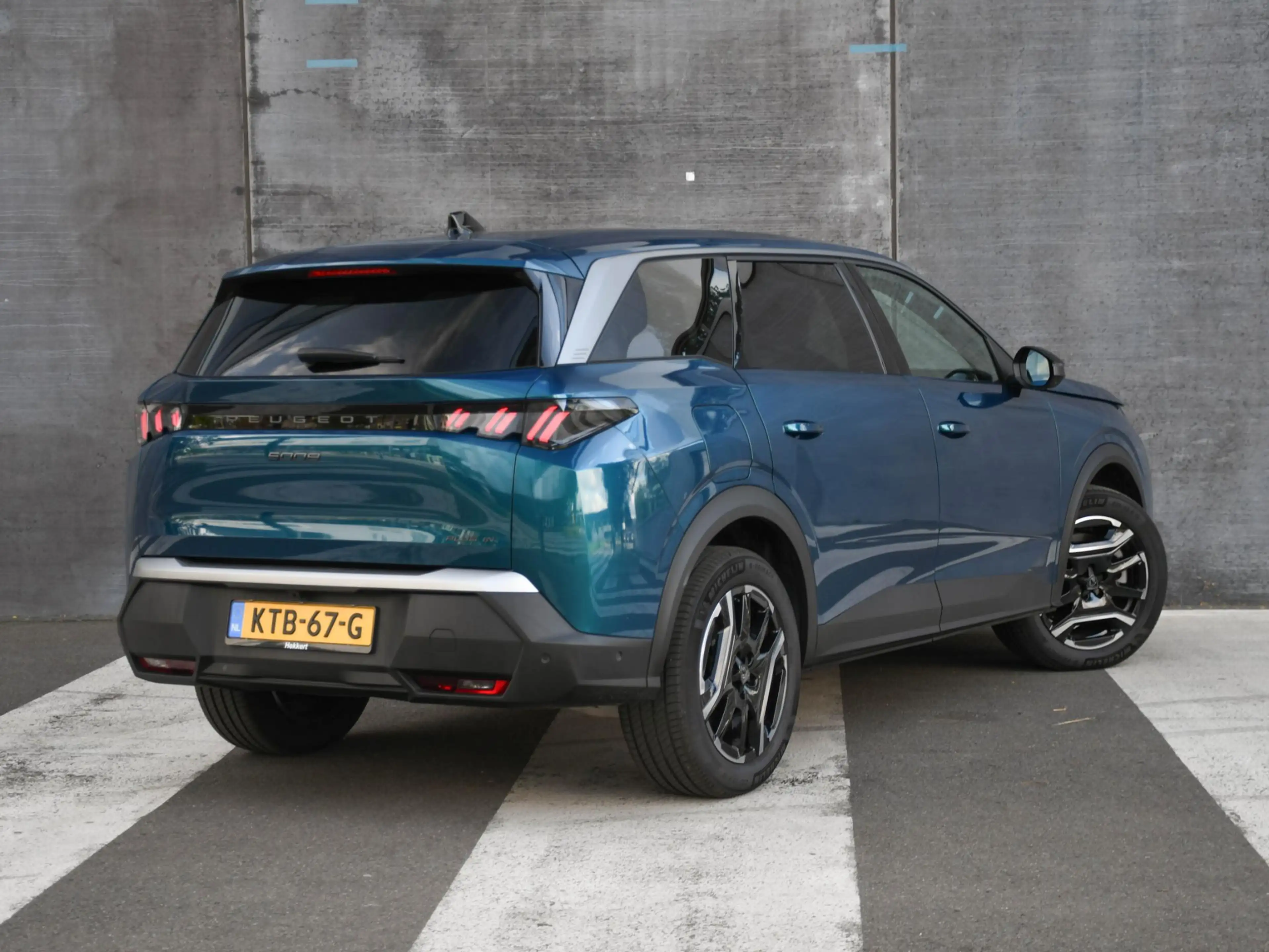 Peugeot 5008 Allure 1.6 Plug-in Hybrid 195pk Automaat 7-Persoon — photo 5