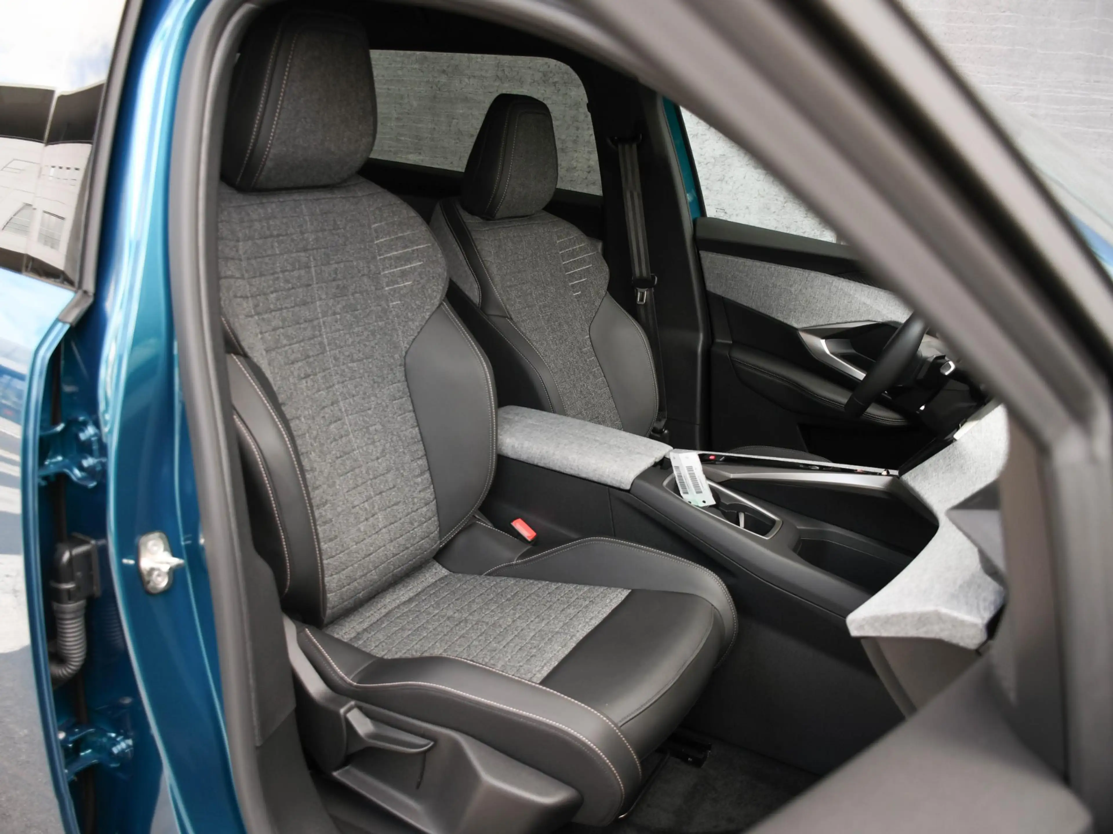 Peugeot 5008 Allure 1.6 Plug-in Hybrid 195pk Automaat 7-Persoon — photo 10
