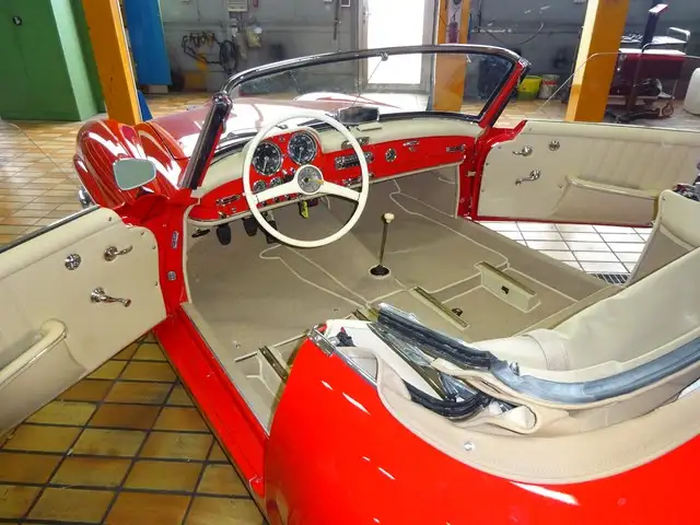 Mercedes-Benz 190 SL view 2