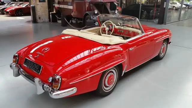 Mercedes-Benz 190 SL view 10
