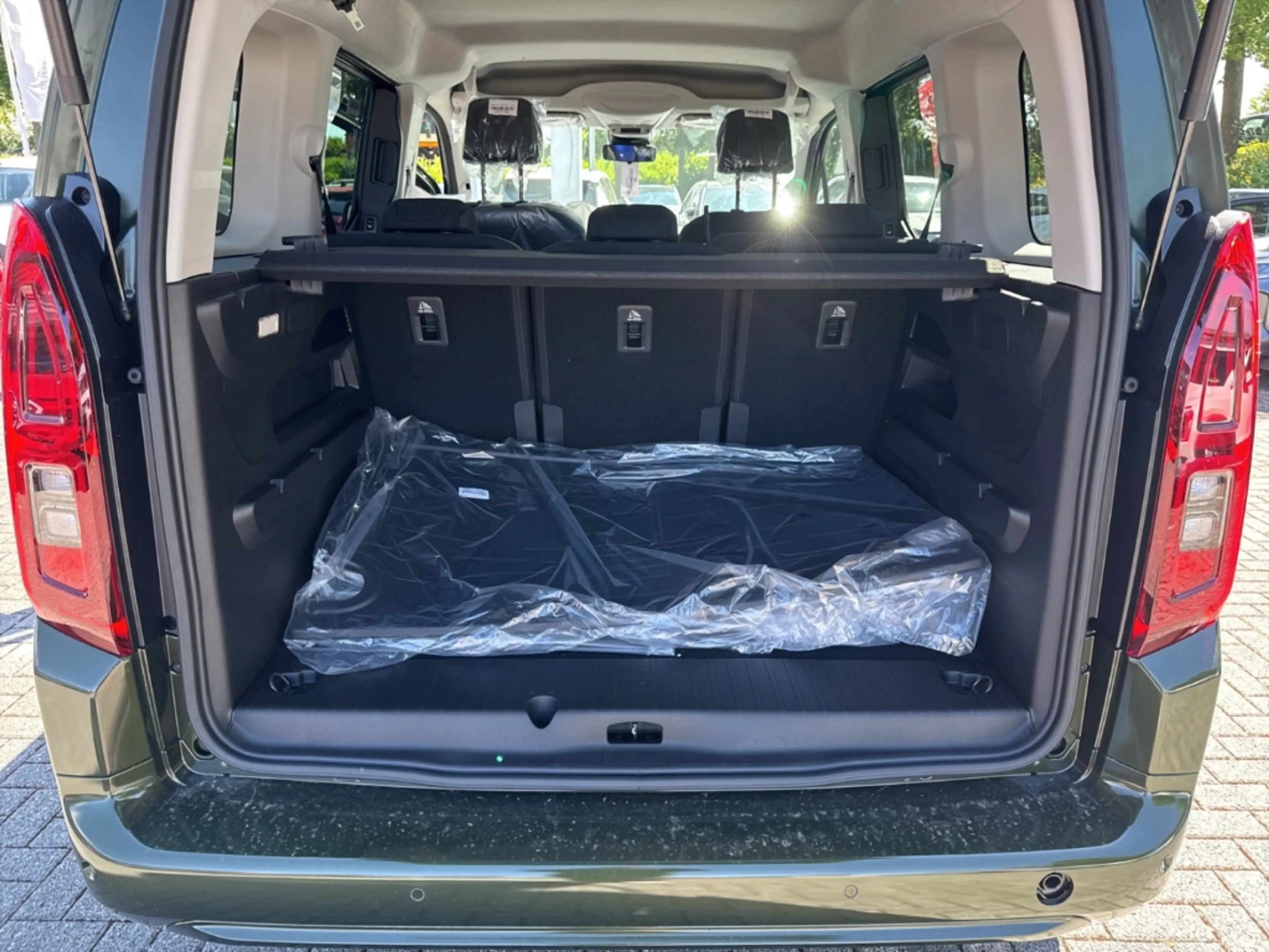 Toyota Proace City Verso L1 Teamplayer Navi LED ACC Apple CarPlay And — photo 7