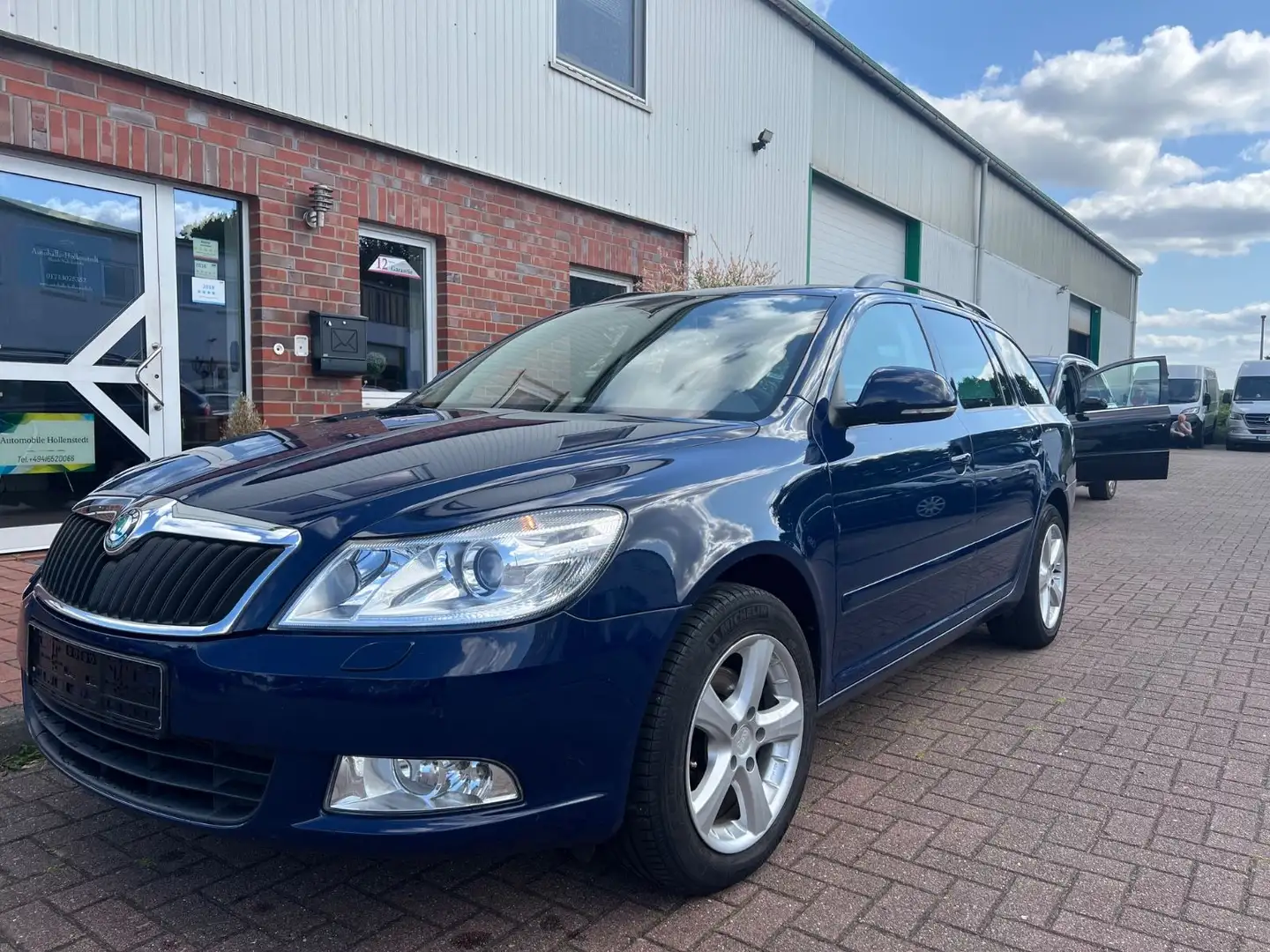 Skoda Octavia Combi Ambiente*NAVI*TÜV NEU Blau - 1