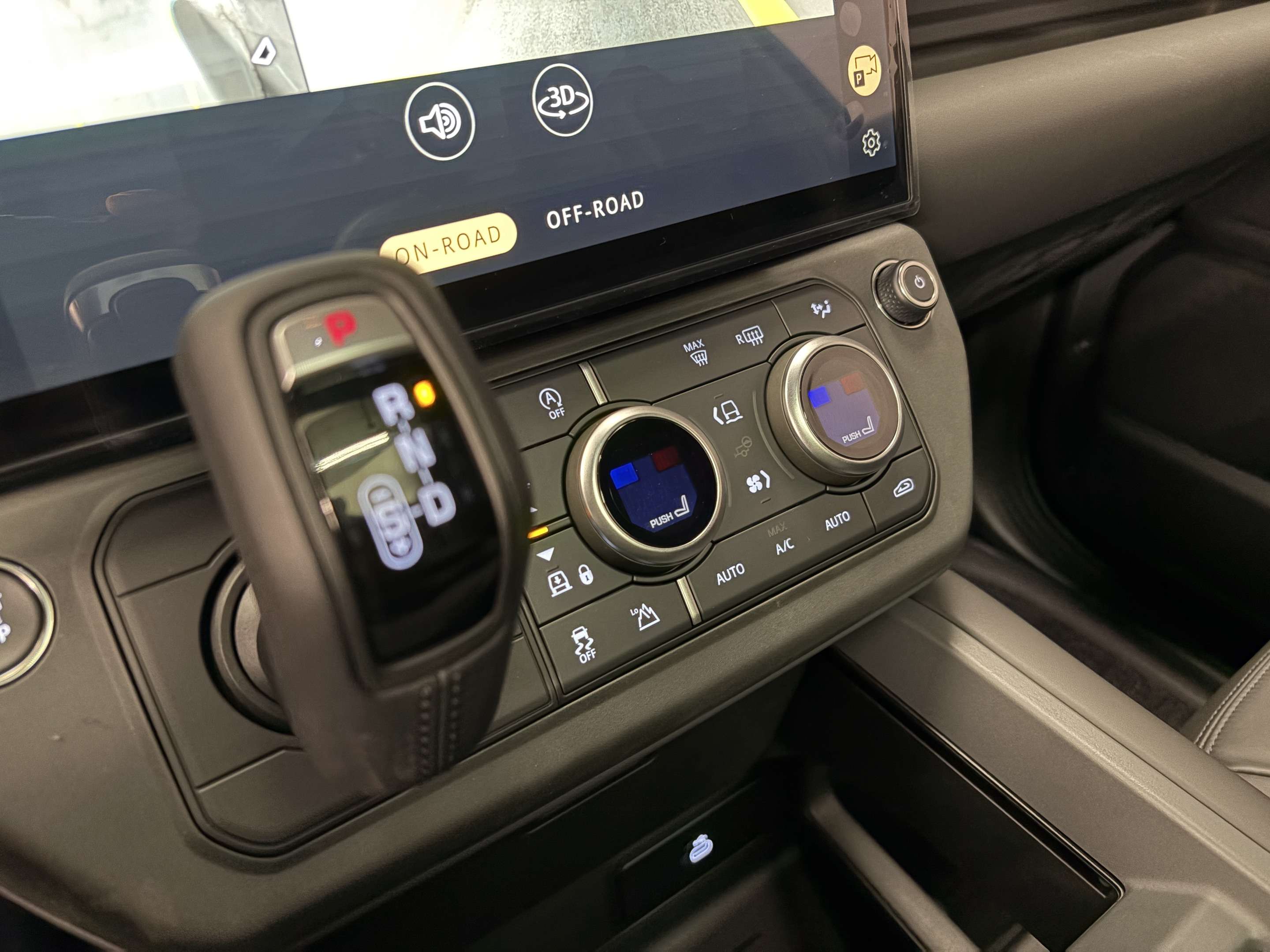 2026 Land Rover Defender S thumb 18