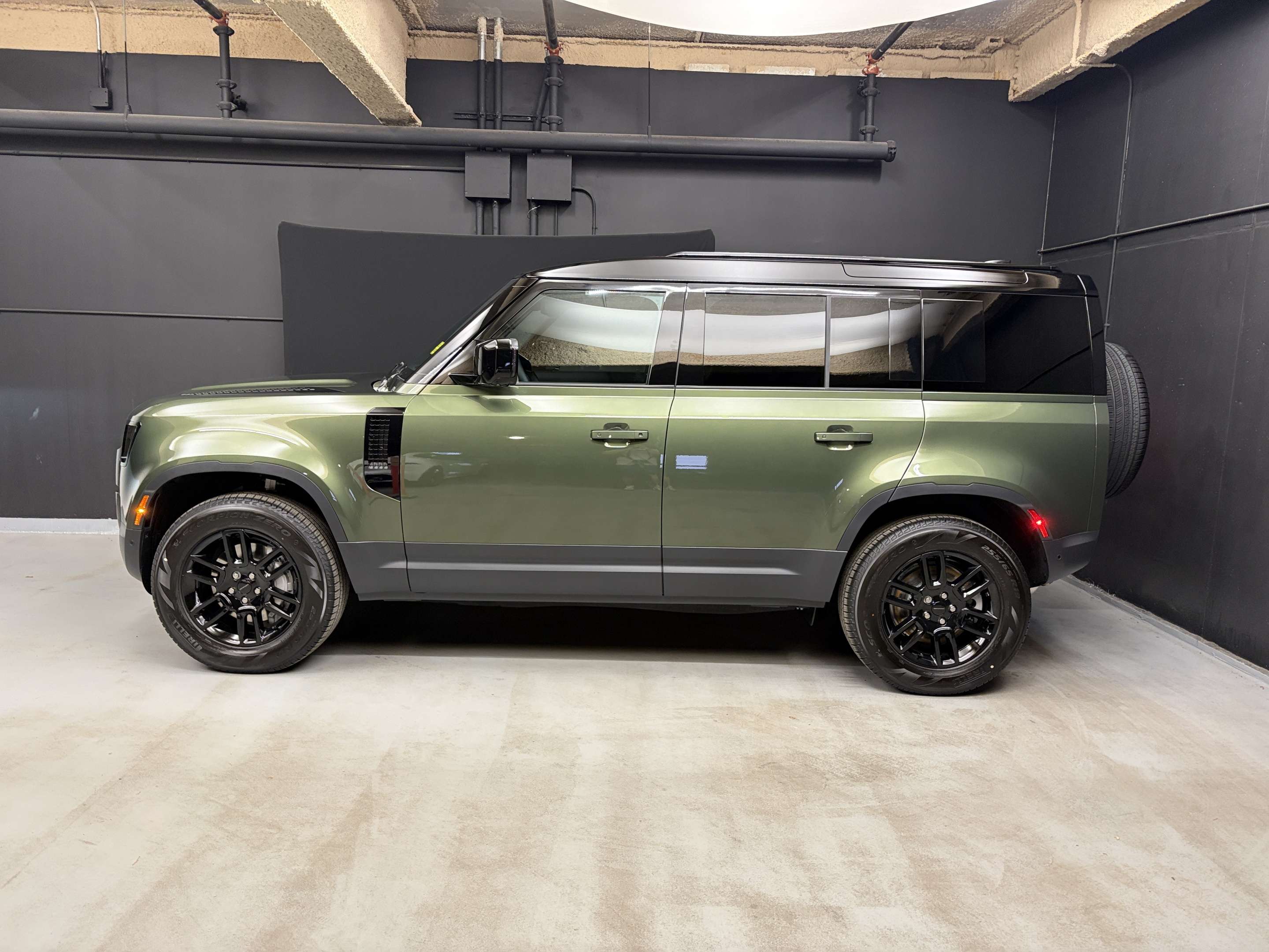 2026 Land Rover Defender S alt 3