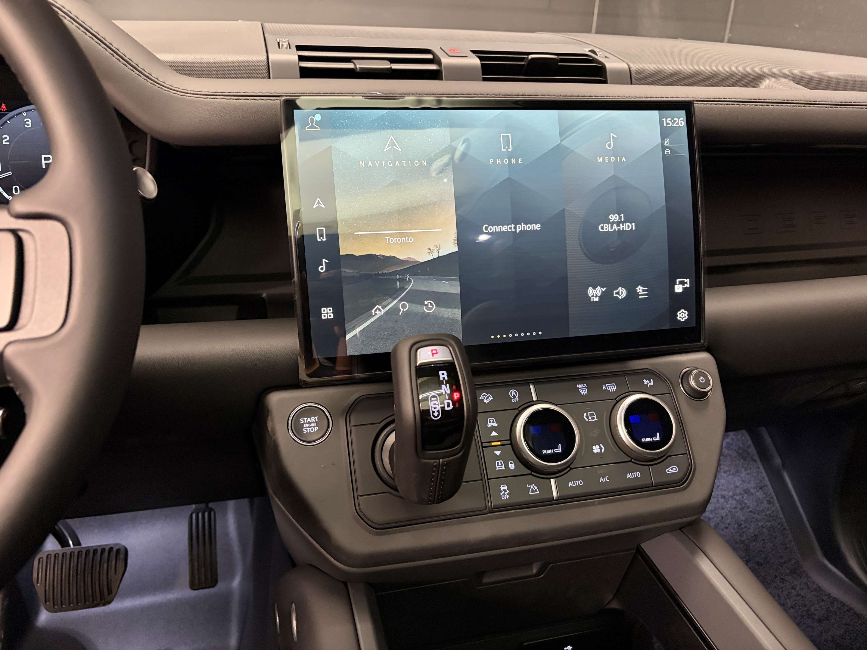 2026 Land Rover Defender S thumb 15