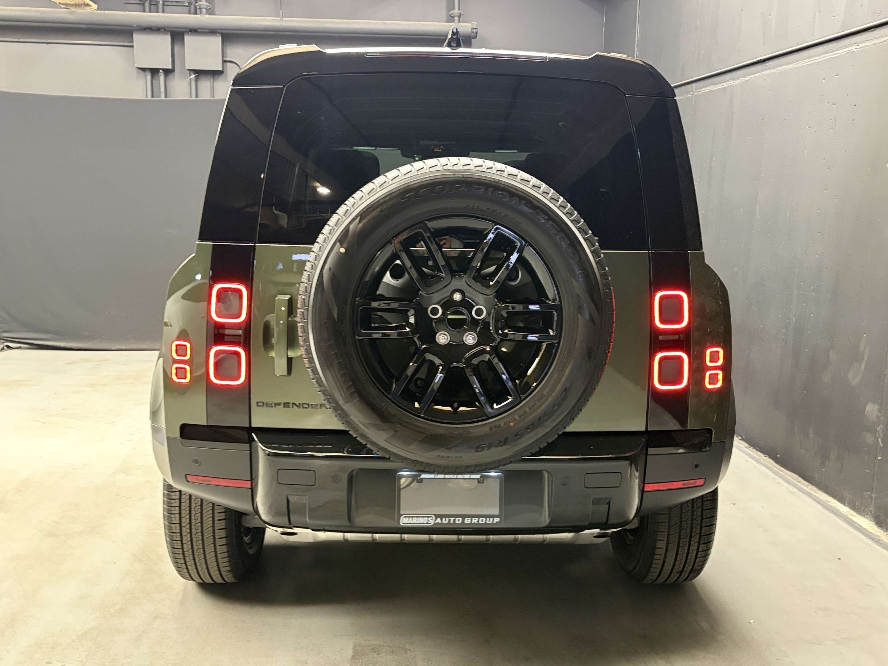 2026 Land Rover Defender S thumb 6