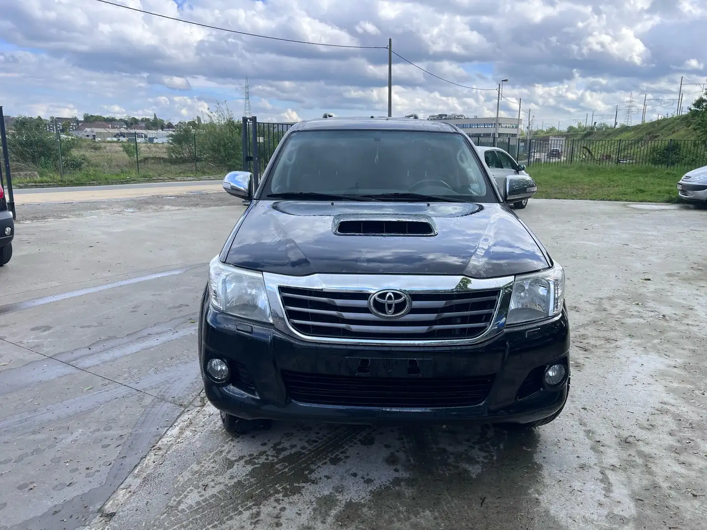 Toyota Hilux EXPORT OUT OF EUROPE Schwarz - 1