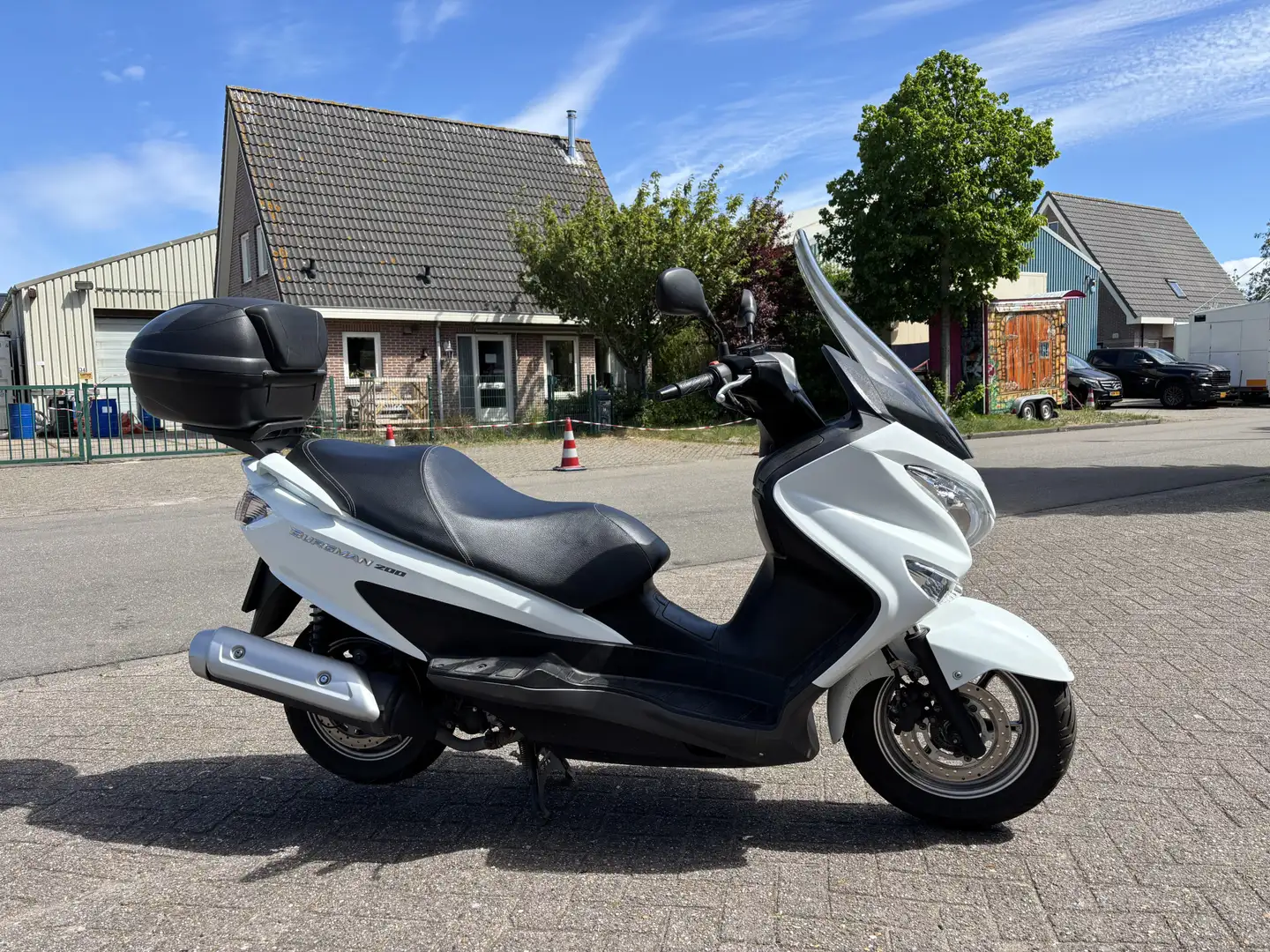 Suzuki Burgman 200 AN Prachtige motorscooter van de eerste eigenaar ! Wit - 1