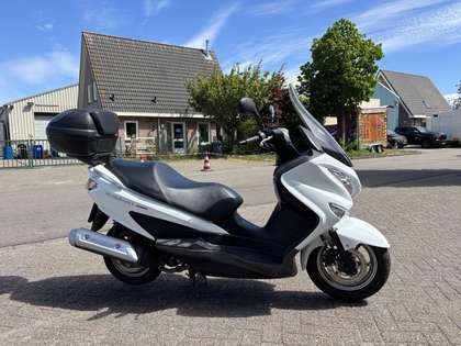 Suzuki Burgman 200 AN Prachtige motorscooter van de eerste eigenaar !