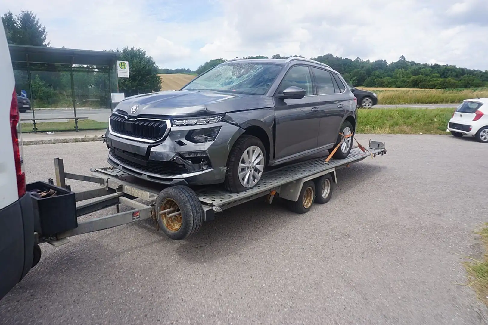 Skoda Kamiq 1,0 TSI Selection DSG Gris - 1