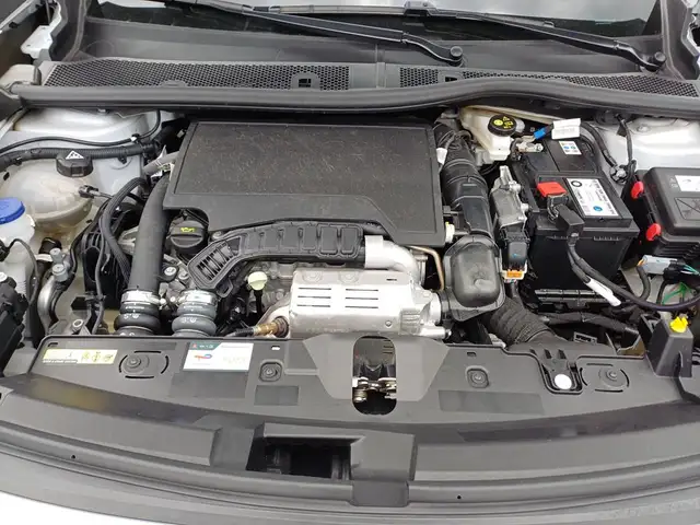 Peugeot 2008 view 5