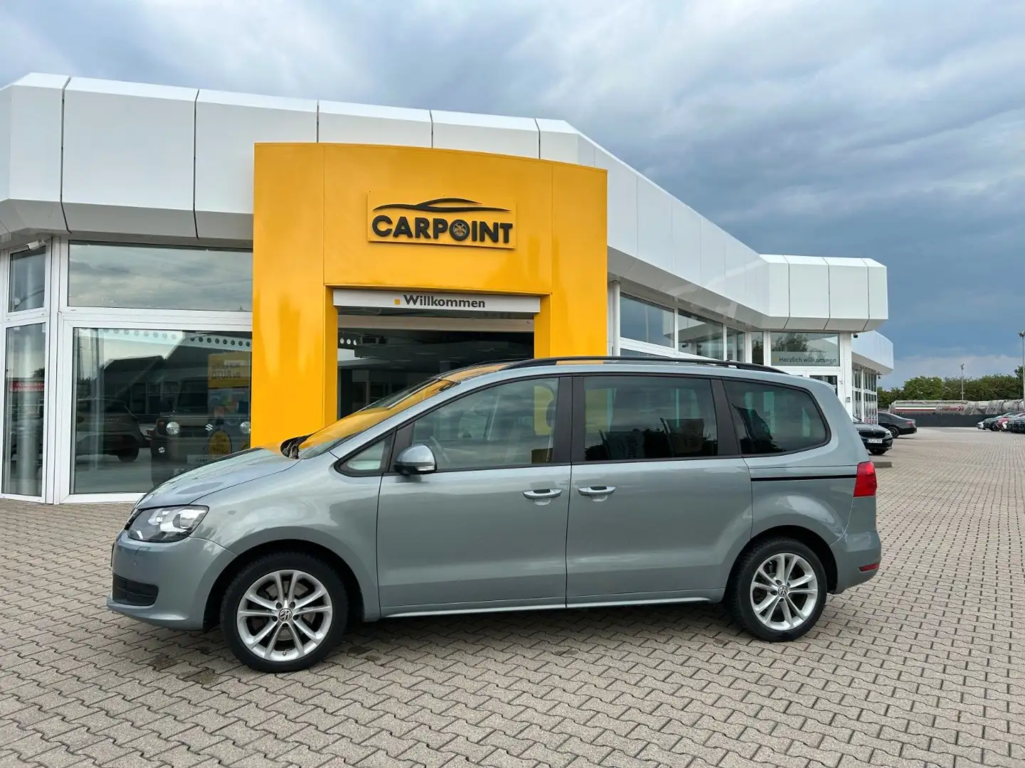 Volkswagen Sharan Trendline 1.4 TSI 7-Sitzer Bi-Xenon AHK Сірий - 2