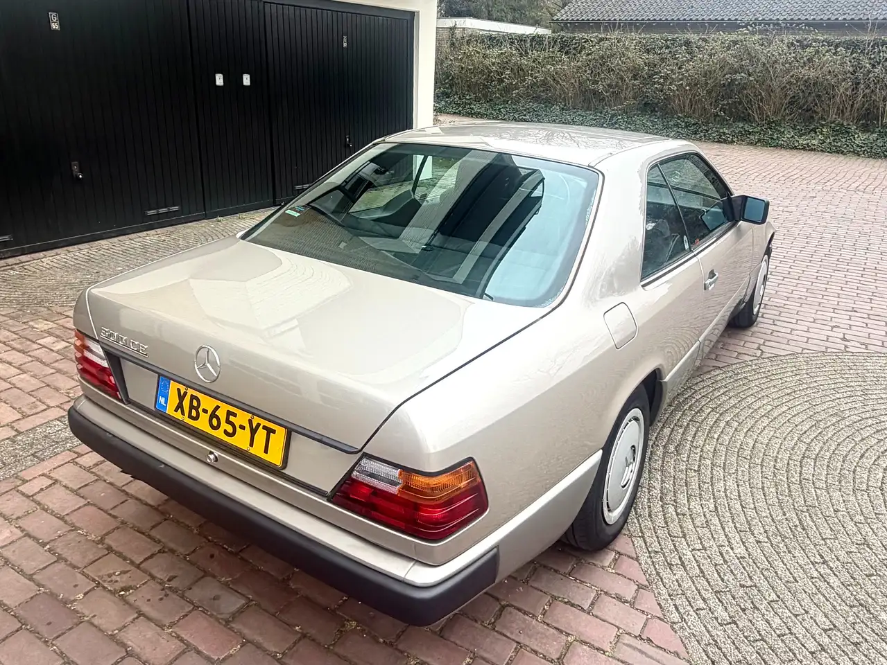 Mercedes-Benz E 300 CE, foto 2