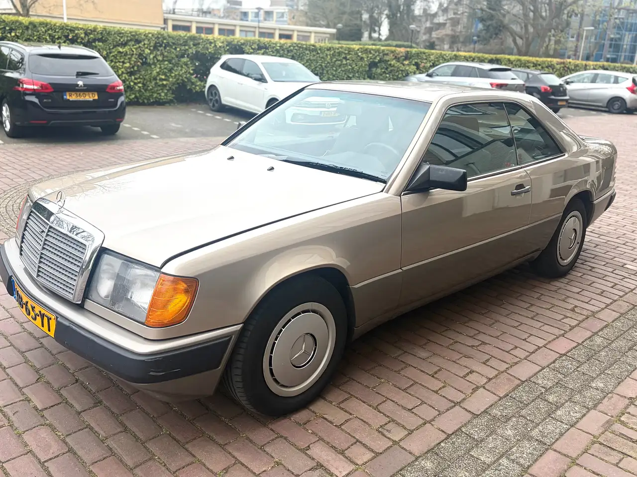 Mercedes-Benz E 300 CE, foto 3