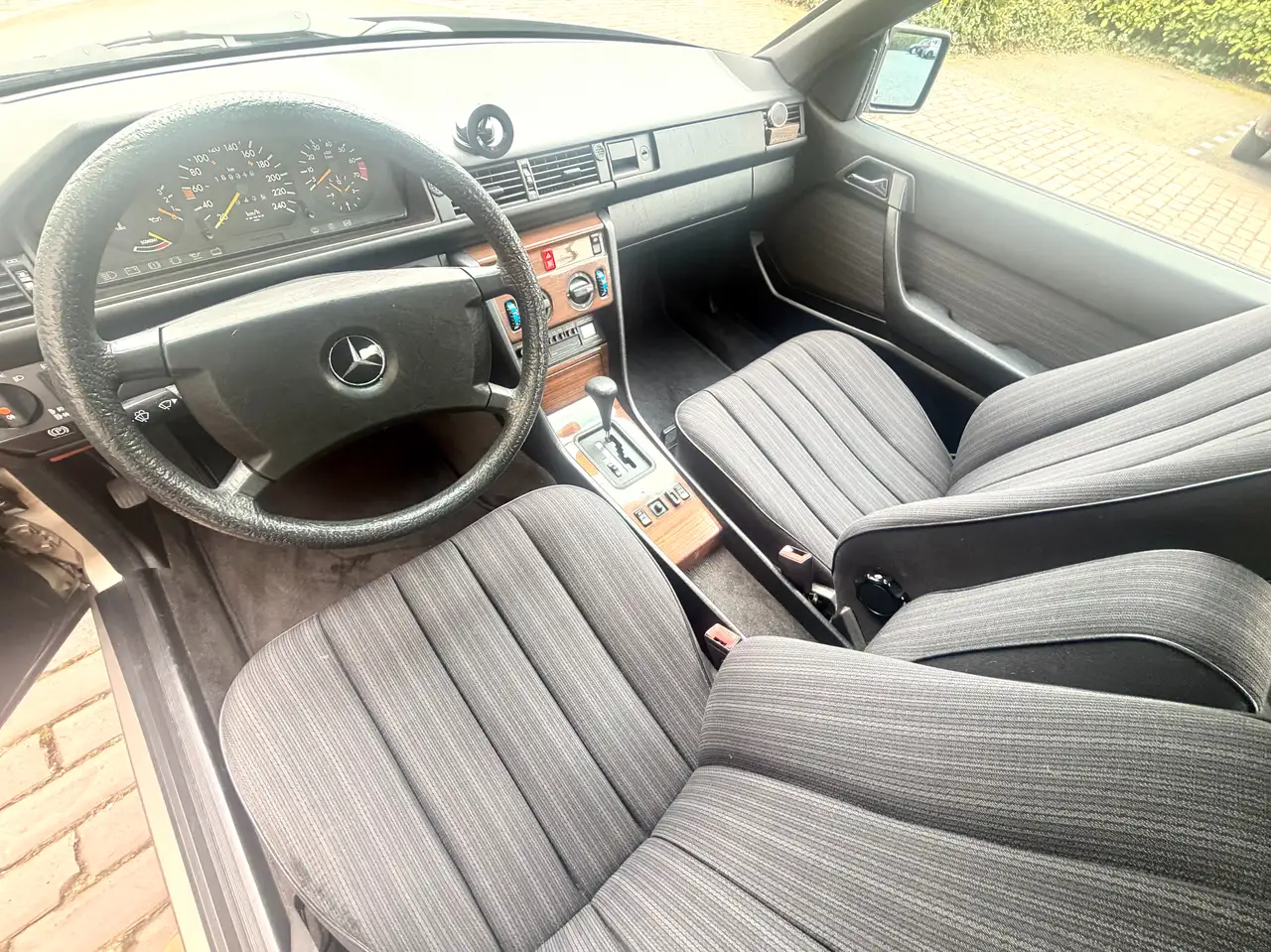 Mercedes-Benz E 300 CE, foto 12