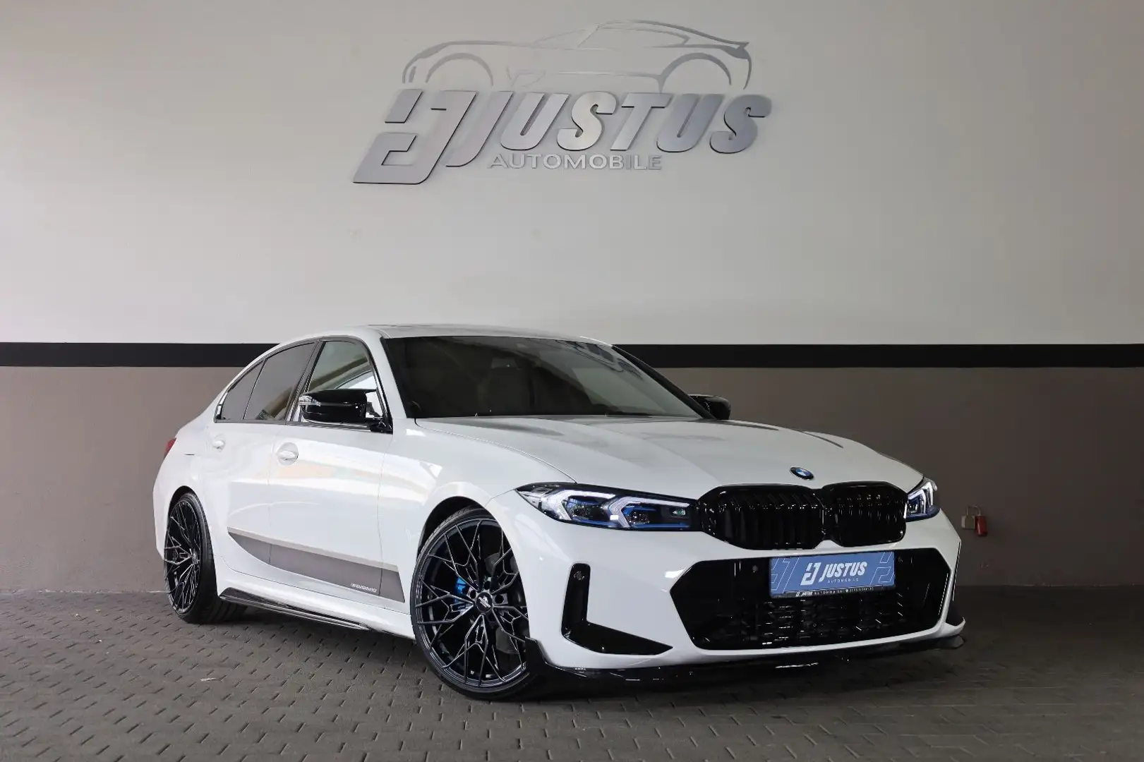 BMW 330 i/SHZ/APPLE/WIFI/SBD/TOTW/AMBIE/TEMP/PDC/R20 Blanc - 1