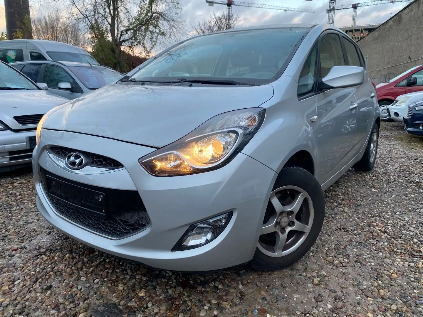 Hyundai iX20 1.6 Style Automatik Silber - 1