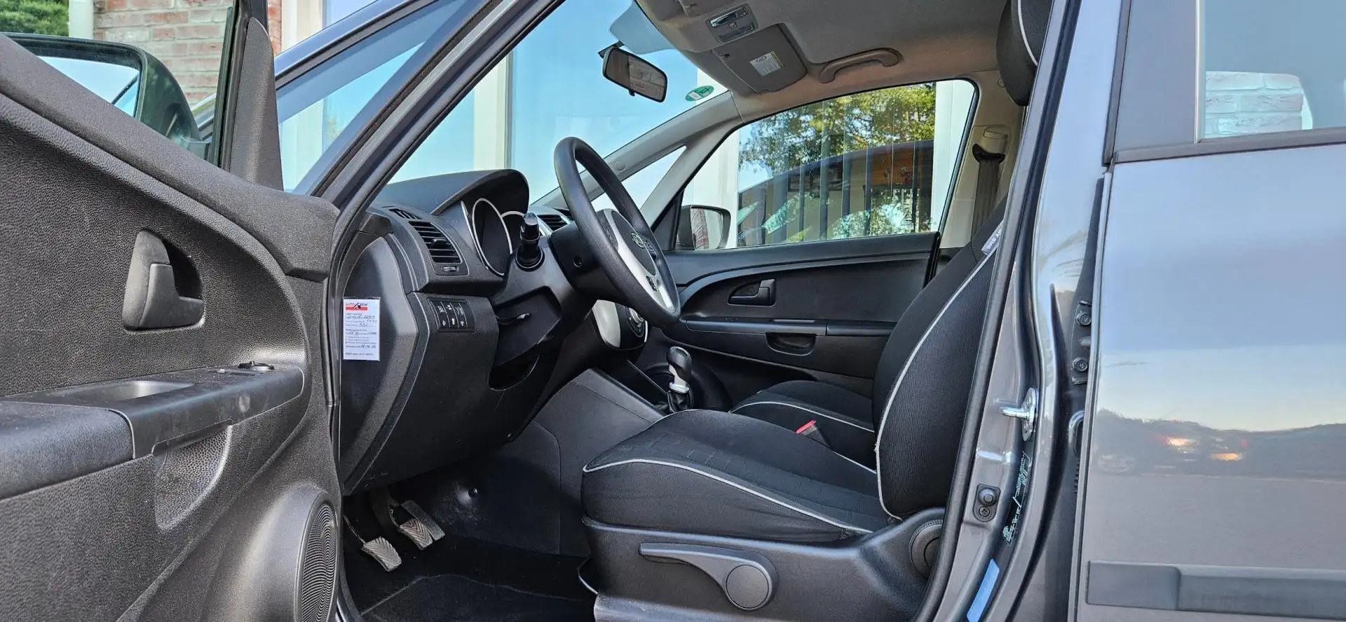 Kia Venga 1.4 CVVT Seven Trekhaak! Airco! NAP! Cruise Contro Grijs - 2