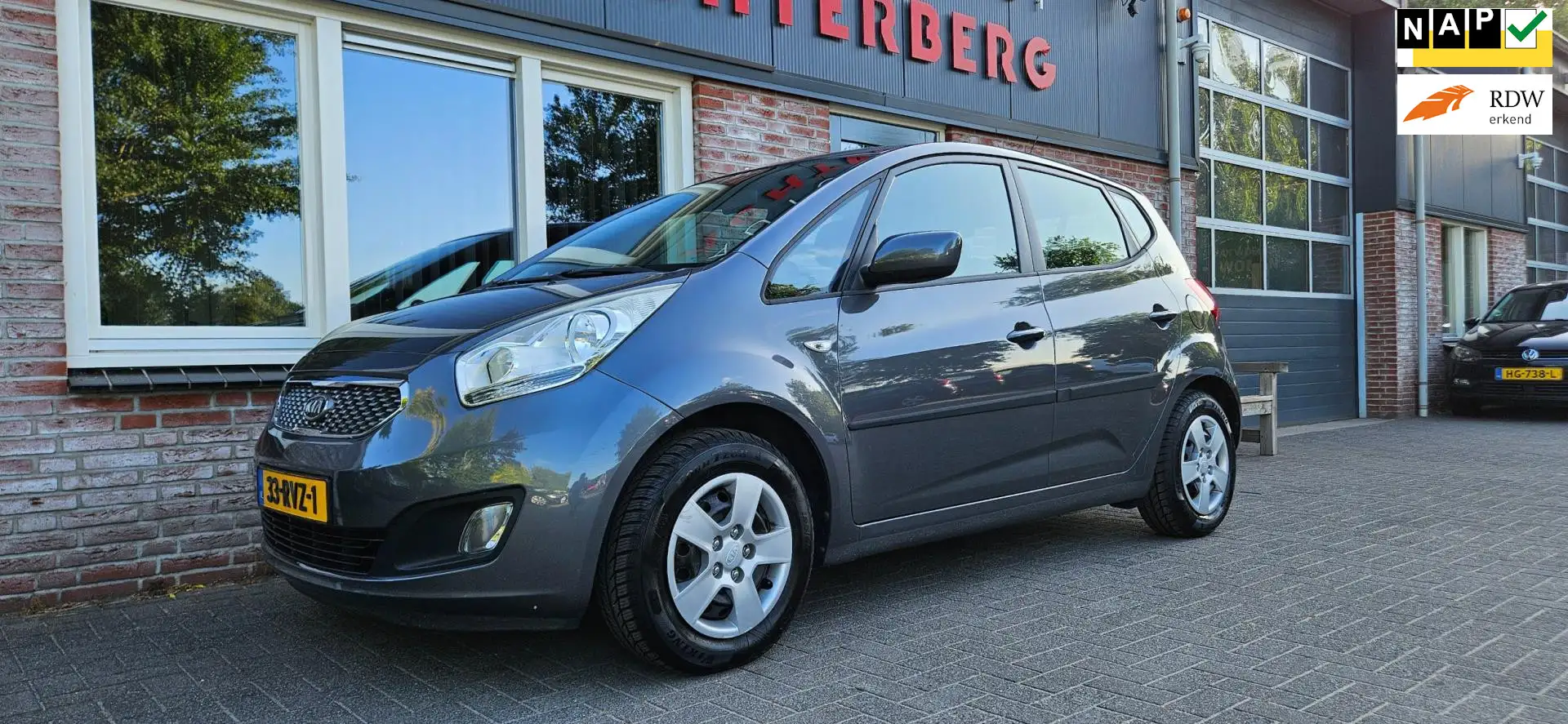 Kia Venga 1.4 CVVT Seven Trekhaak! Airco! NAP! Cruise Contro Grijs - 1