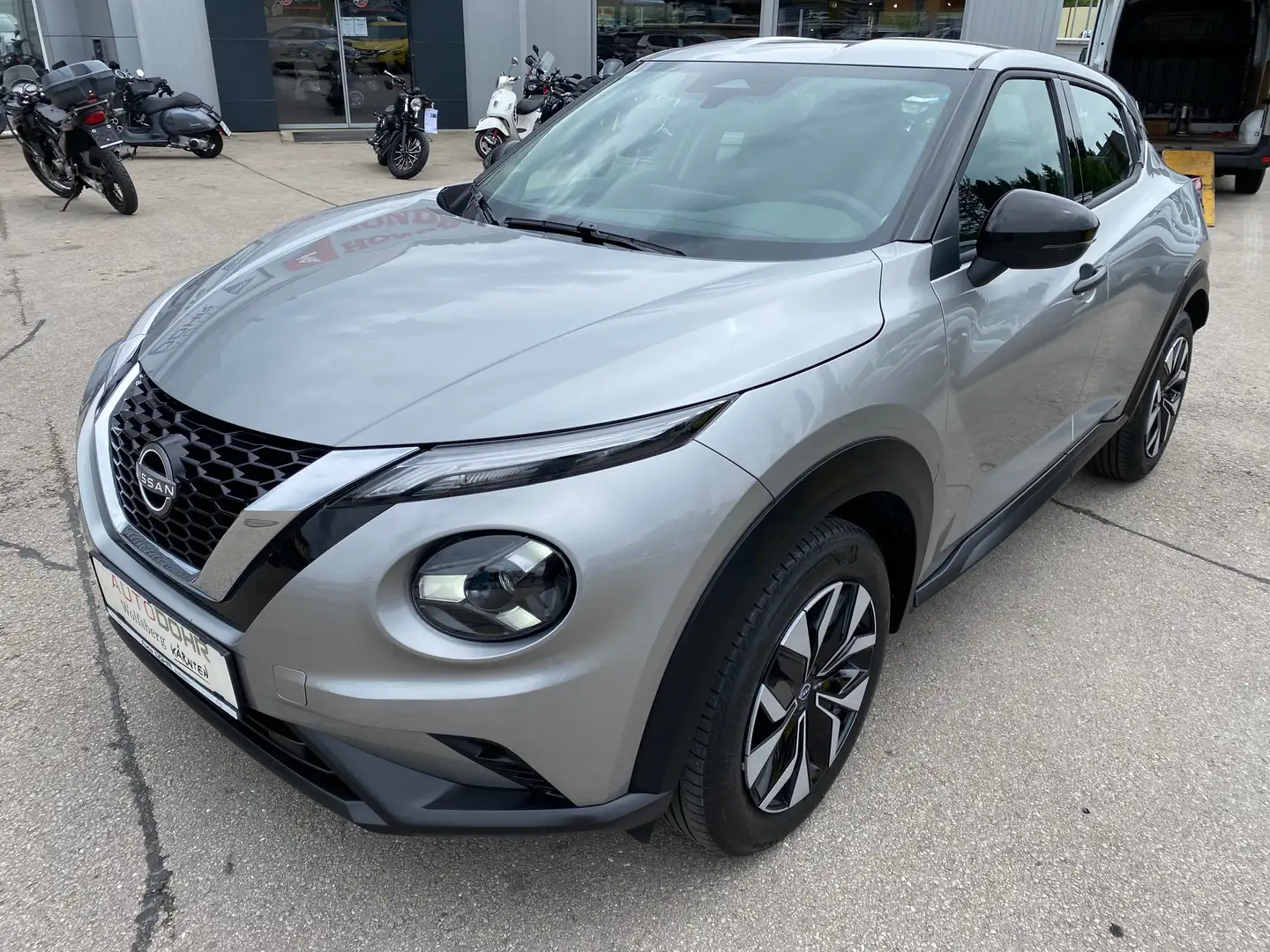 Nissan Juke 1,0 DIG-T Acenta+ Plateado - 1