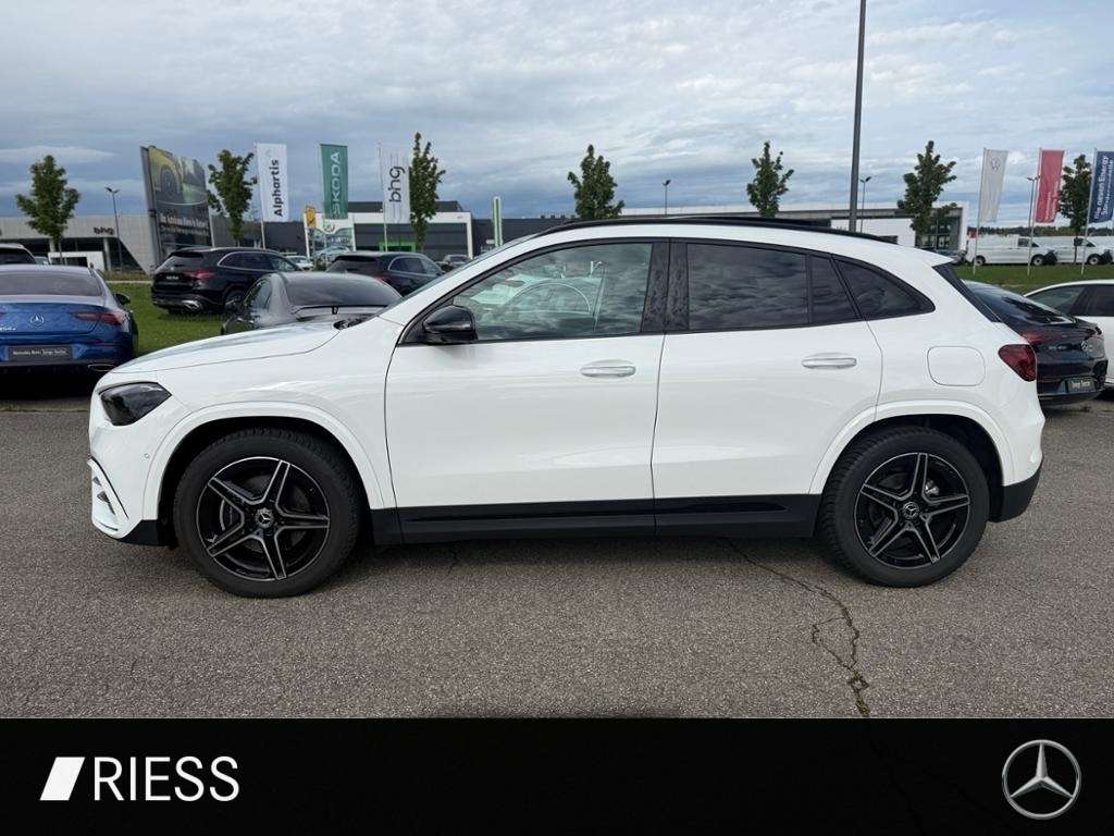 Mercedes-Benz GLA 200