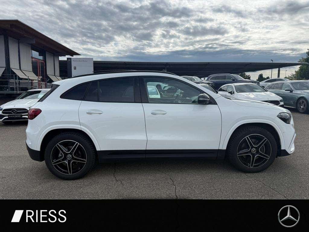 Mercedes-Benz GLA 200