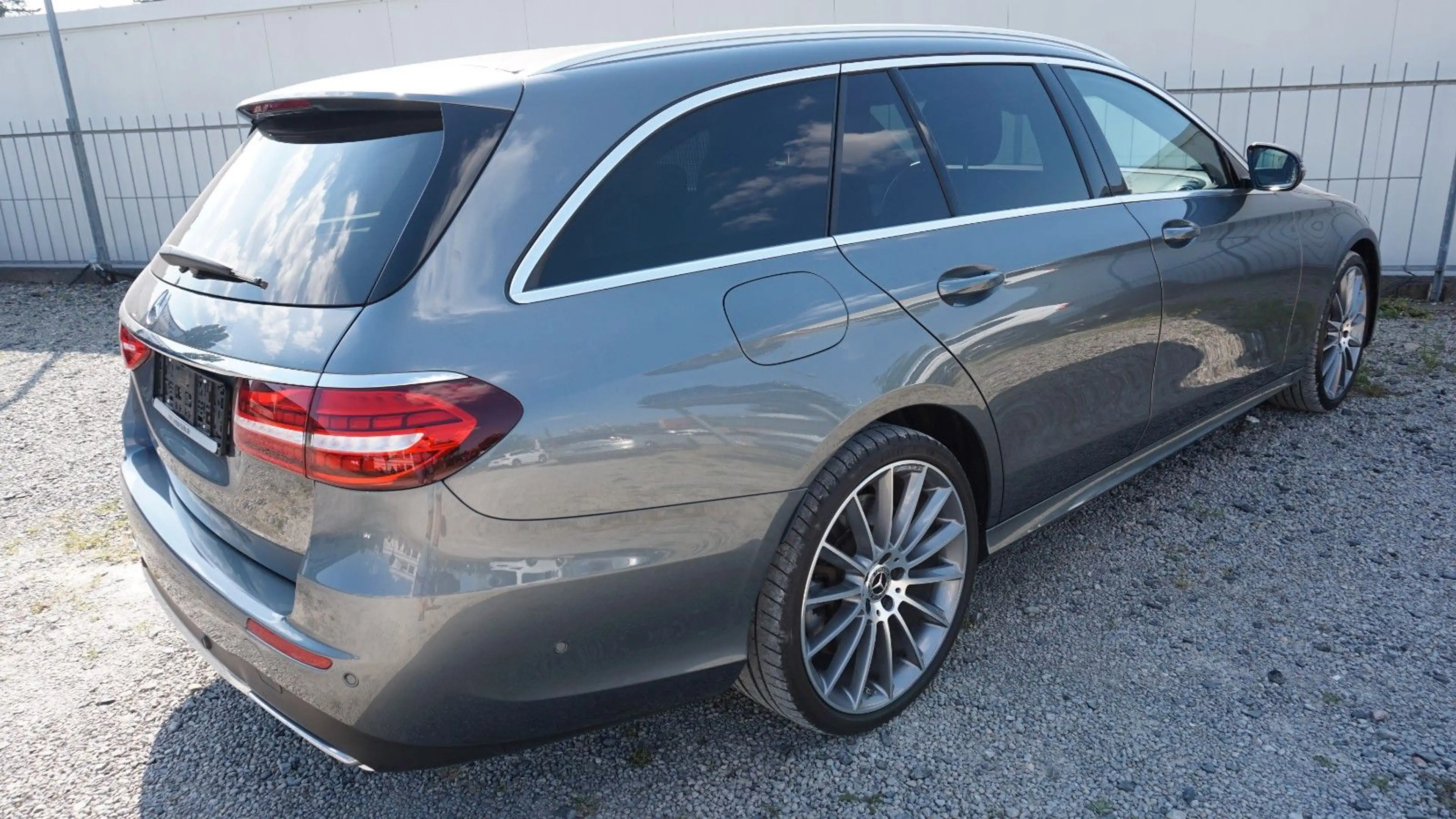 Mercedes-Benz E 450 T, 4Matic,AMG Line,Panorama,360°,AHK el,WR — photo 8