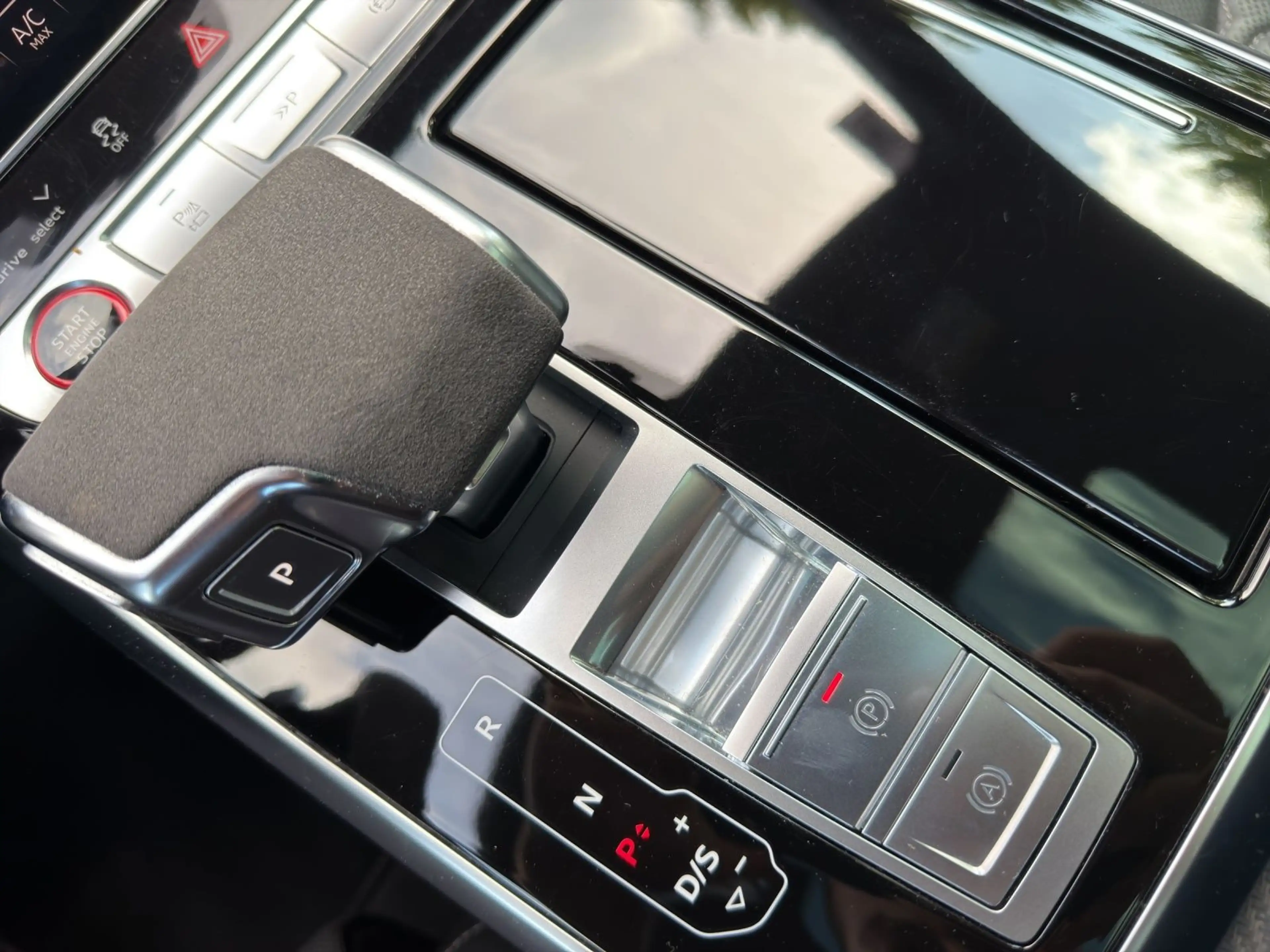 Audi RS Q8 RSQ8 TFSI Q HD-MATRIX AHK OPS+ KERAMIK LM23 — photo 11