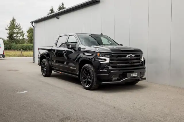 Chevrolet Silverado 1500 High Country Midnight Crew Cab Short Box 4x4 (L87)