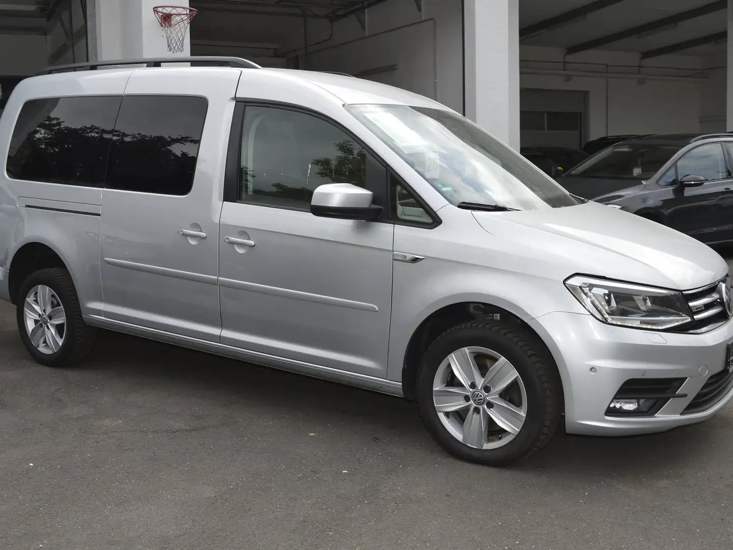 Volkswagen Caddy Maxi 2.0 TDI DSG 4M*Bi-XEN*App-C*AHK*5Si*Zahnr Neu Argent - 1