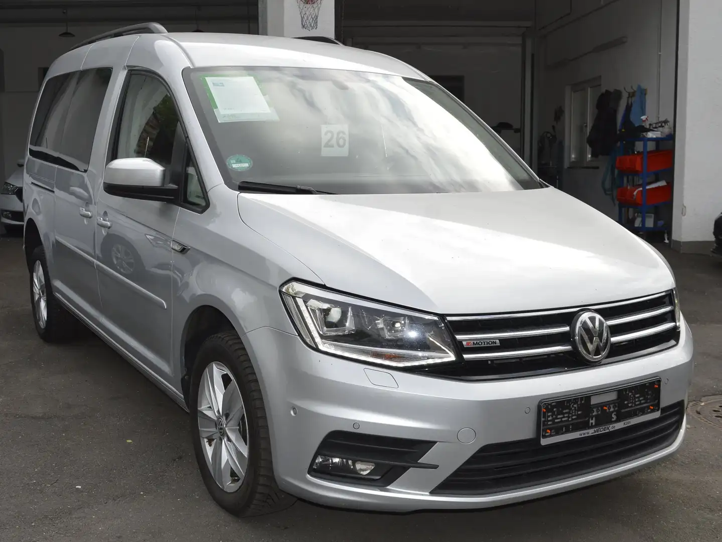 Volkswagen Caddy Maxi 2.0 TDI DSG 4M*Bi-XEN*App-C*AHK*5Si*Zahnr Neu Argent - 2
