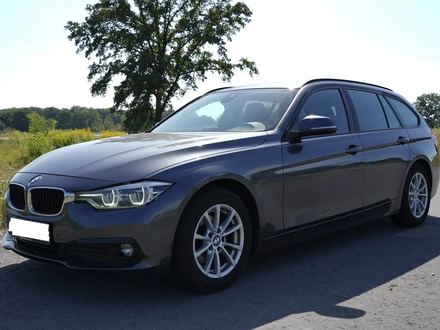 BMW 320 320d Touring Aut. Efficient Dynamics Edition Grau - 1