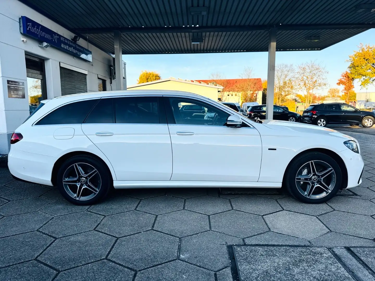 Mercedes-Benz E 300 de AMG 4MATIC/HUD/360/MULTIBEAM/KEYLESS Weiß - 2