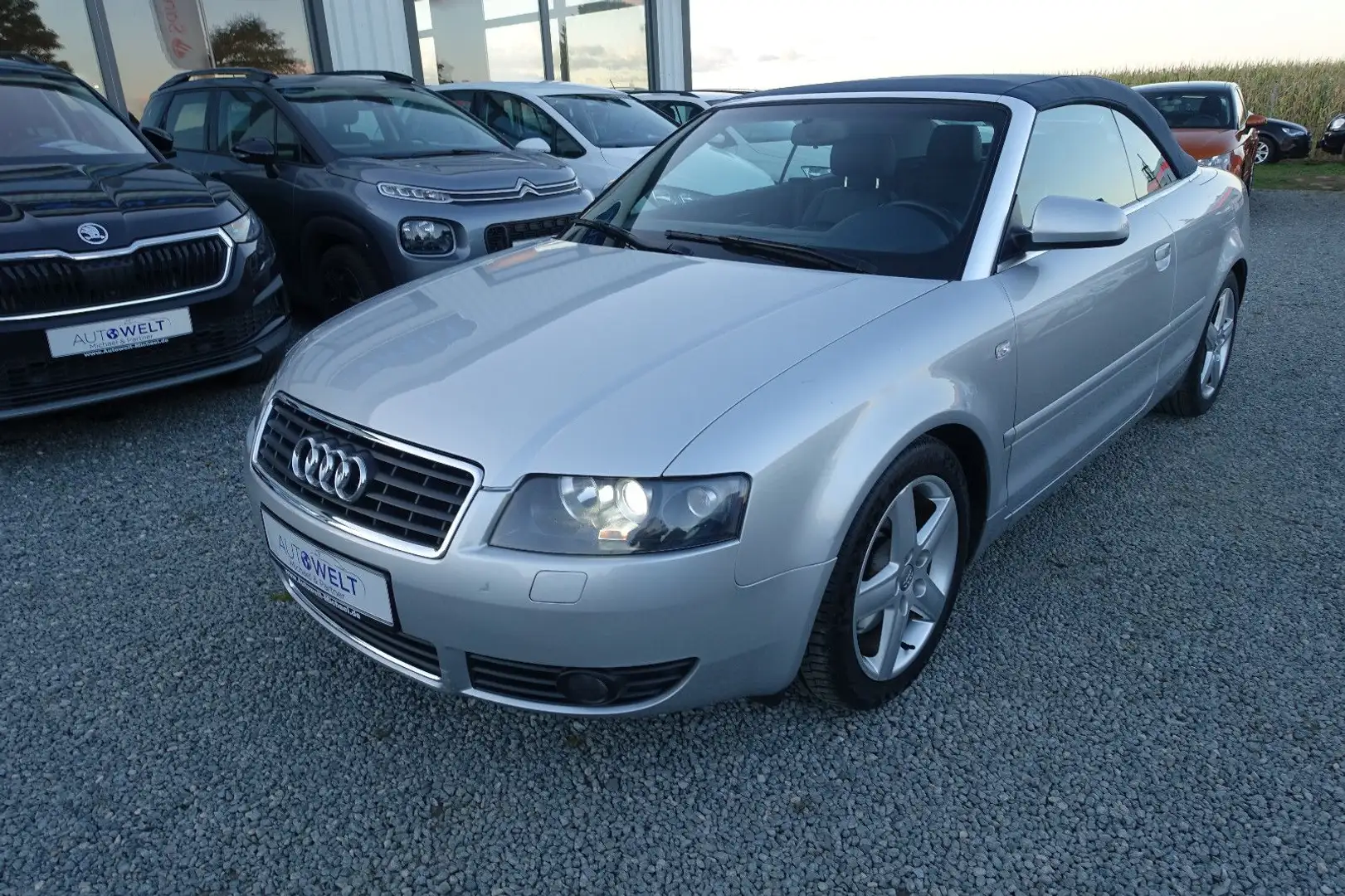 Audi A4 2.4 V6 Cabriolet 2.HAND lück.Audi-Scheckheft Silber - 2