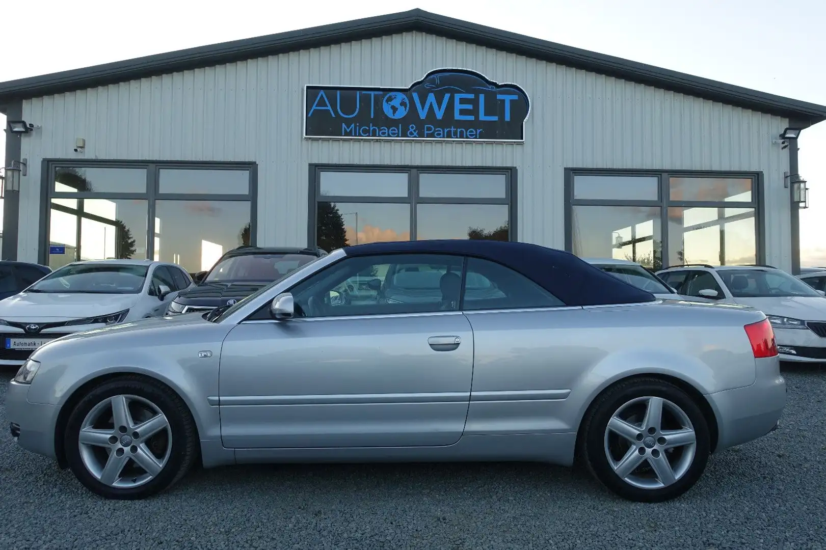 Audi A4 2.4 V6 Cabriolet 2.HAND lück.Audi-Scheckheft Silber - 1