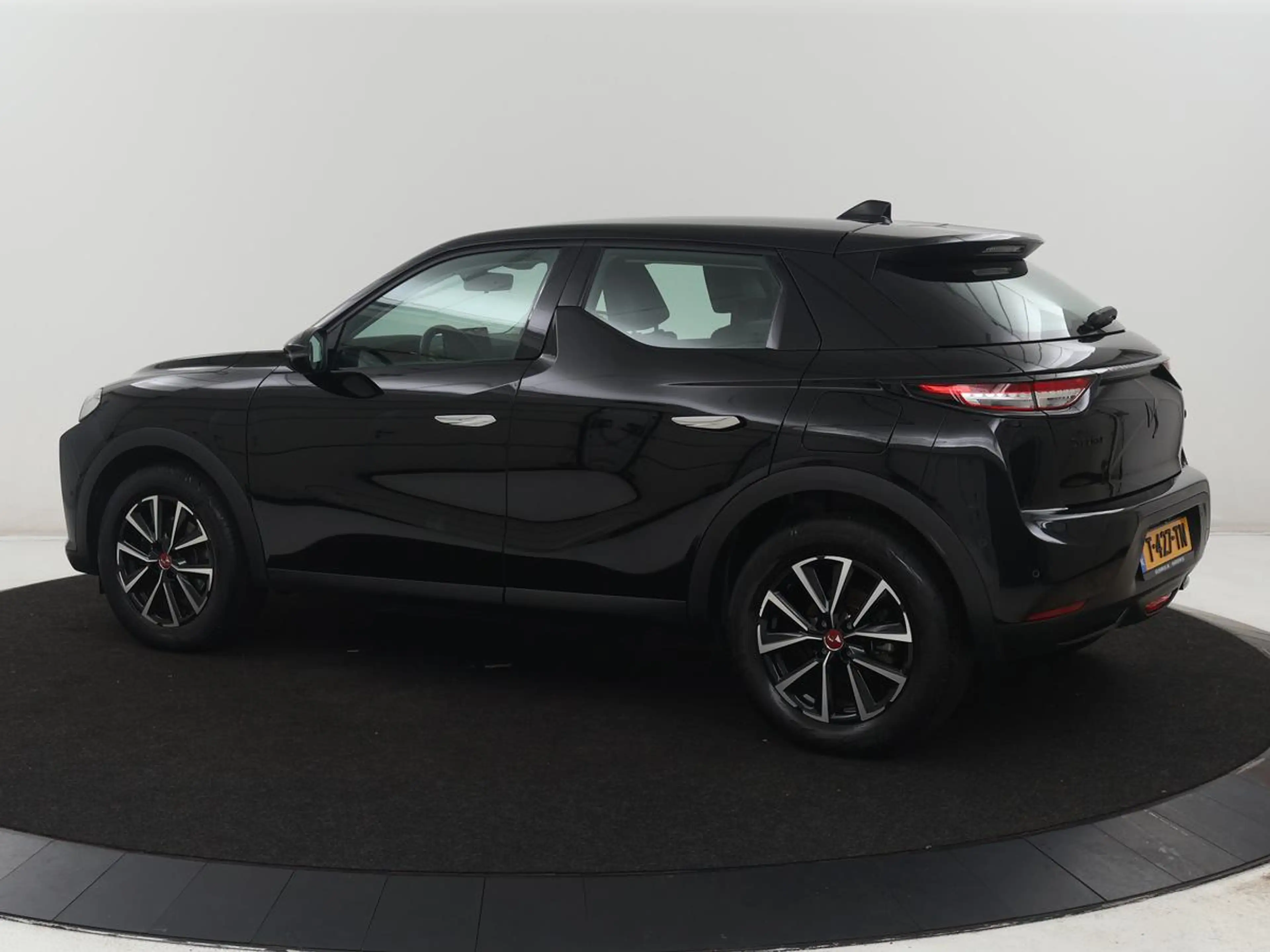 DS Automobiles DS 3 E-Tense Performance Line 54 kWh | SOH 95,4% | Half — photo 2