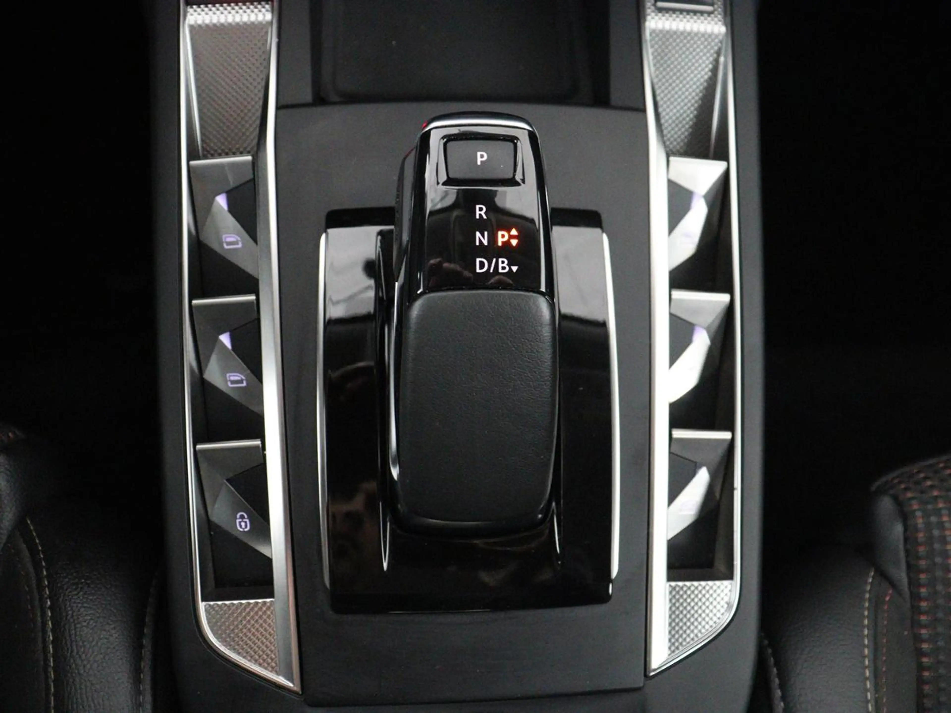 DS Automobiles DS 3 E-Tense Performance Line 54 kWh | SOH 95,4% | Half — photo 16