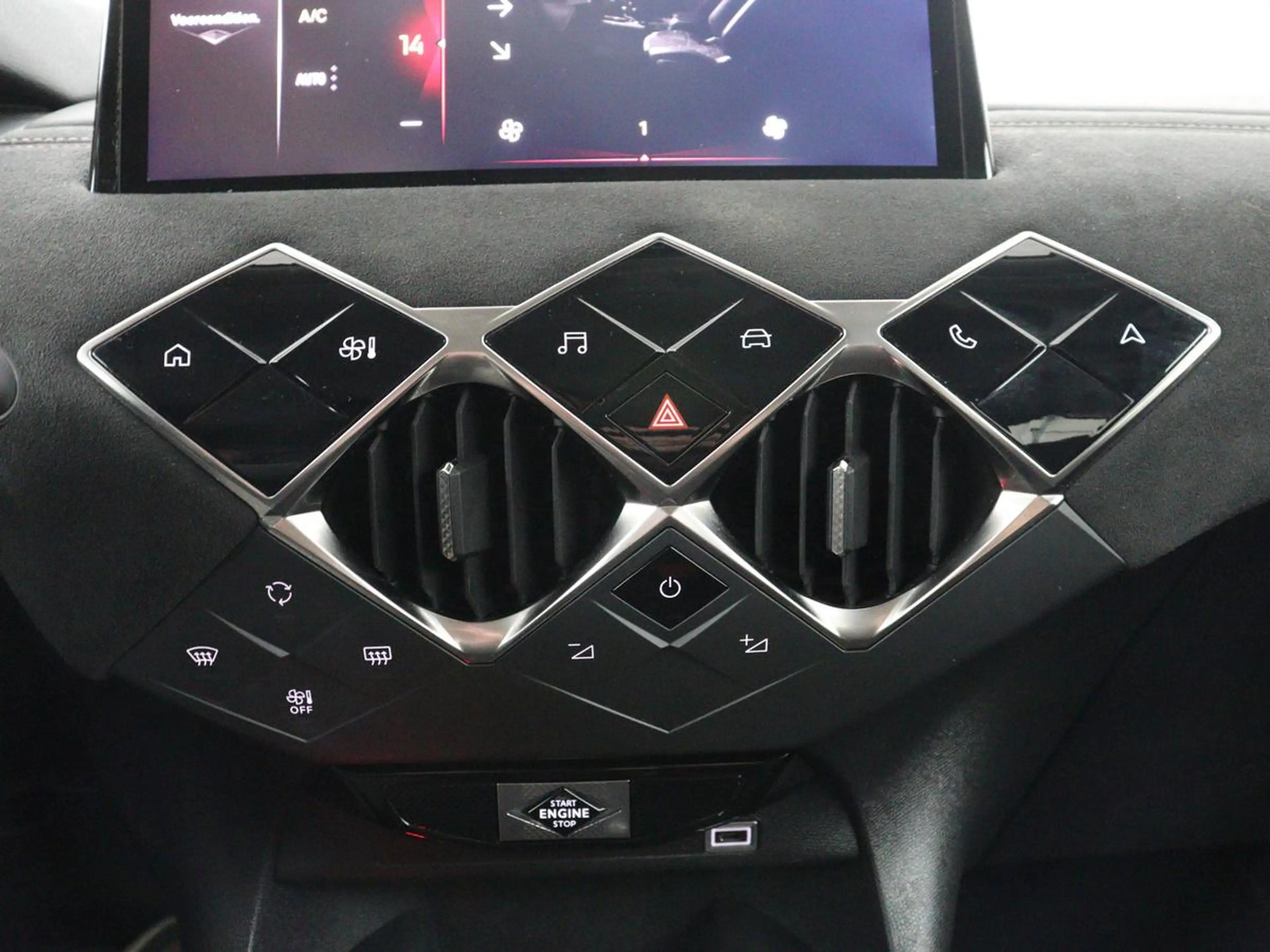 DS Automobiles DS 3 E-Tense Performance Line 54 kWh | SOH 95,4% | Half — photo 22