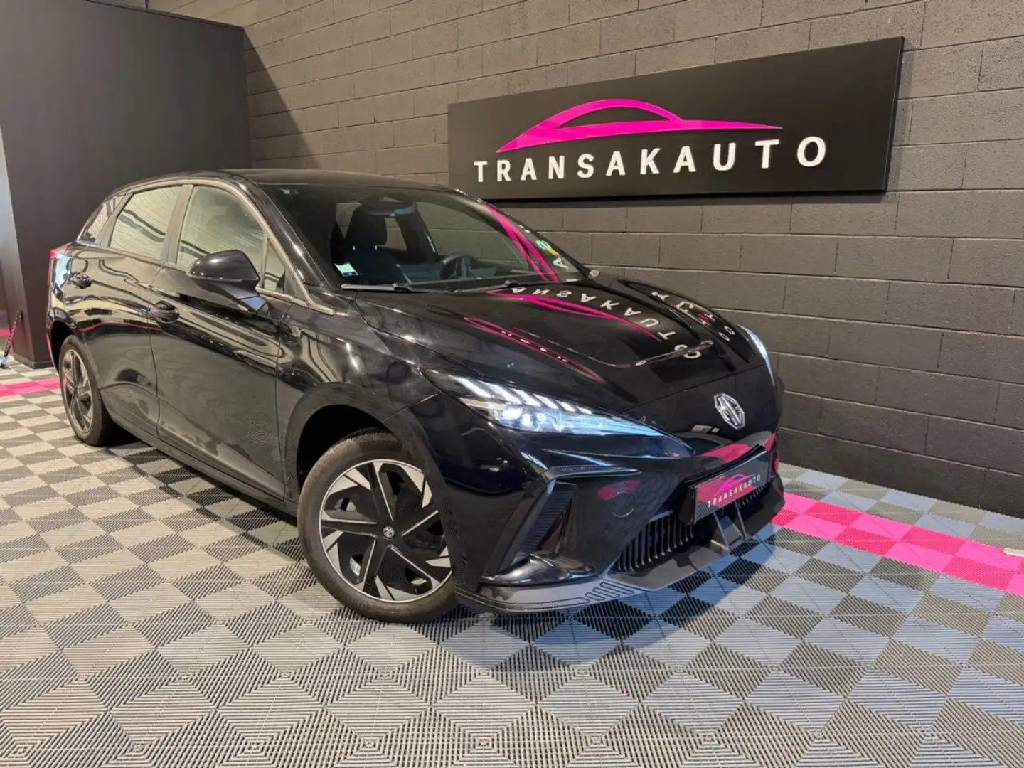 MG MG4 EV 51kWh - 125 kW 2WD Standard Negru - 1