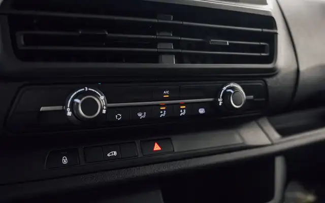 Opel Vivaro view 29