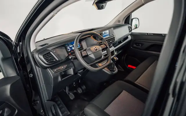 Opel Vivaro view 18