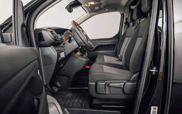Opel Vivaro view 8