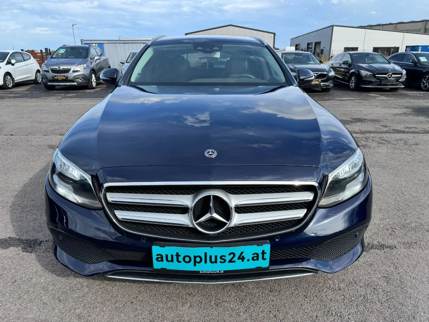Mercedes-Benz E 220 d T Aut. Blau - 2
