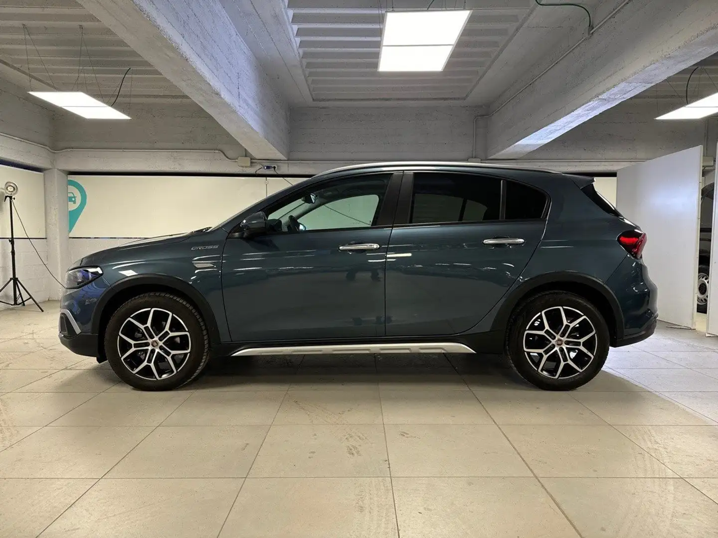 Fiat Tipo 1.5 T4 130cv Hybrid DCT Cross Azul - 2