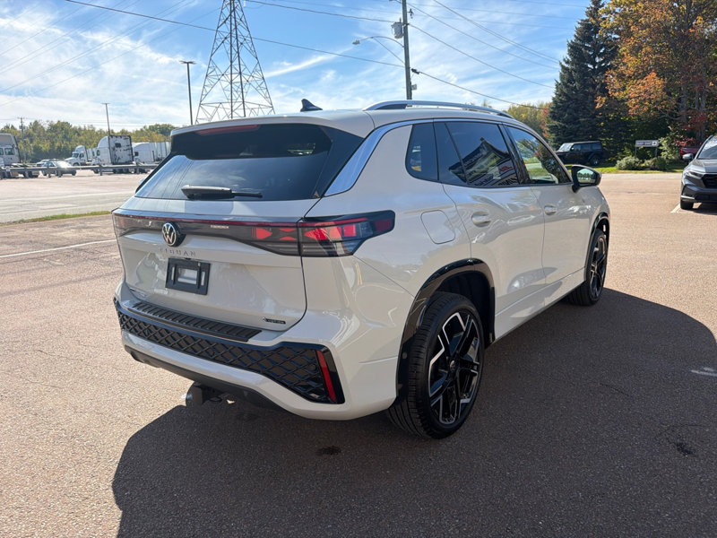 2026 Volkswagen Tiguan Highline Turbo R-Line  - $348 B/W — снимка 5